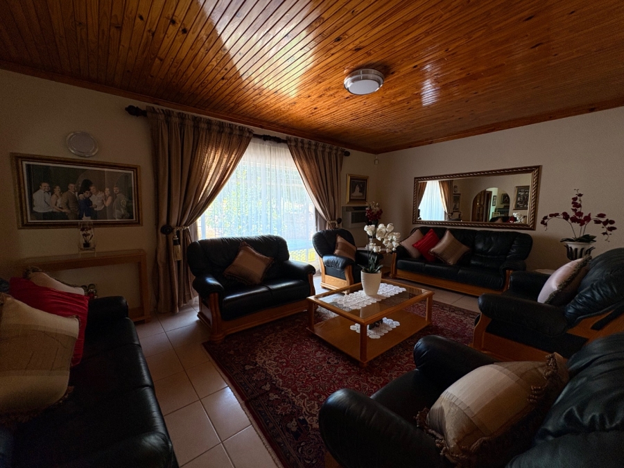 4 Bedroom Property for Sale in Flamwood North West